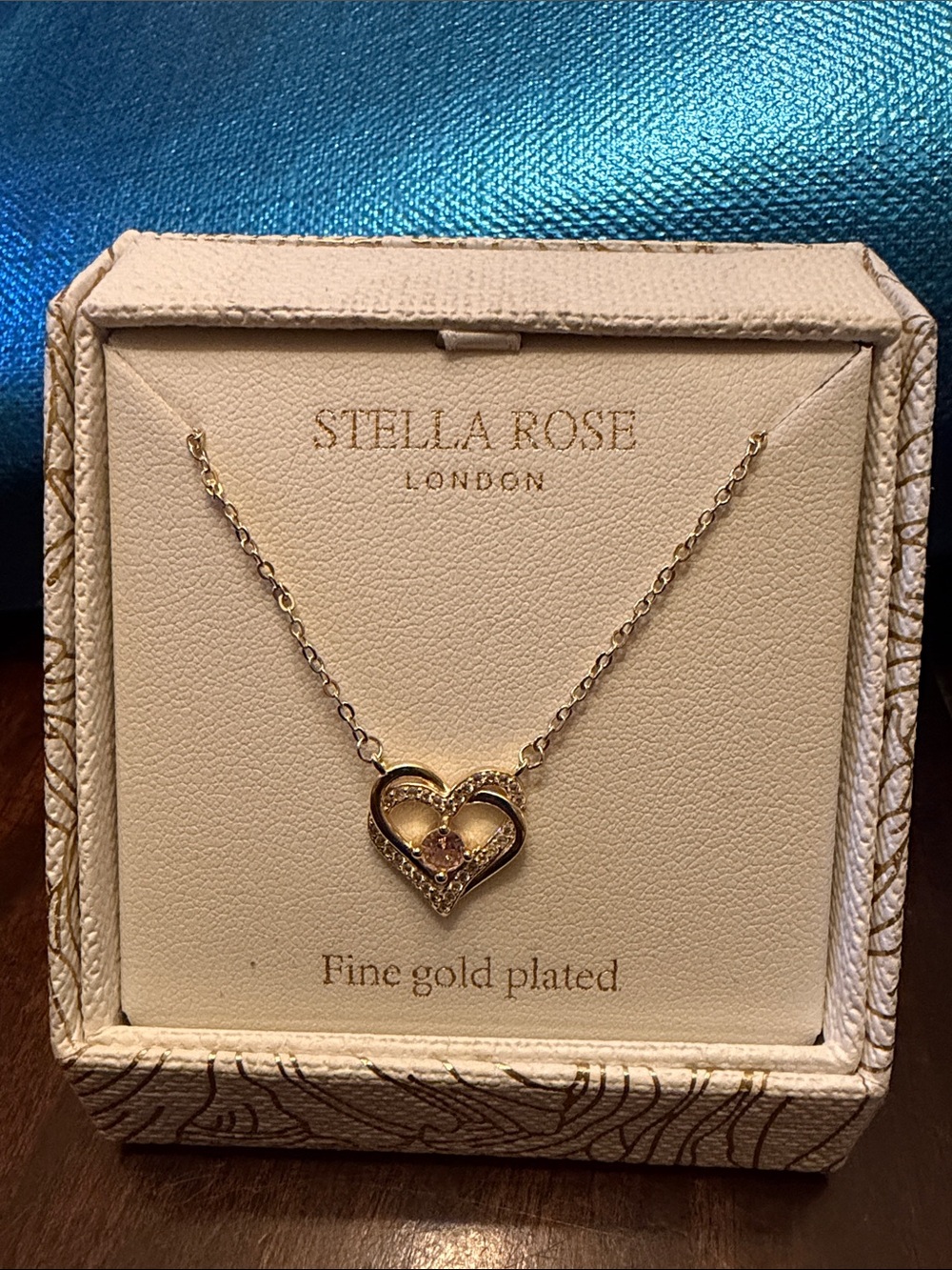 Gold-Plated Heart Pendant Necklace in Gold STELLA ROSE LONDON fine gold plated
